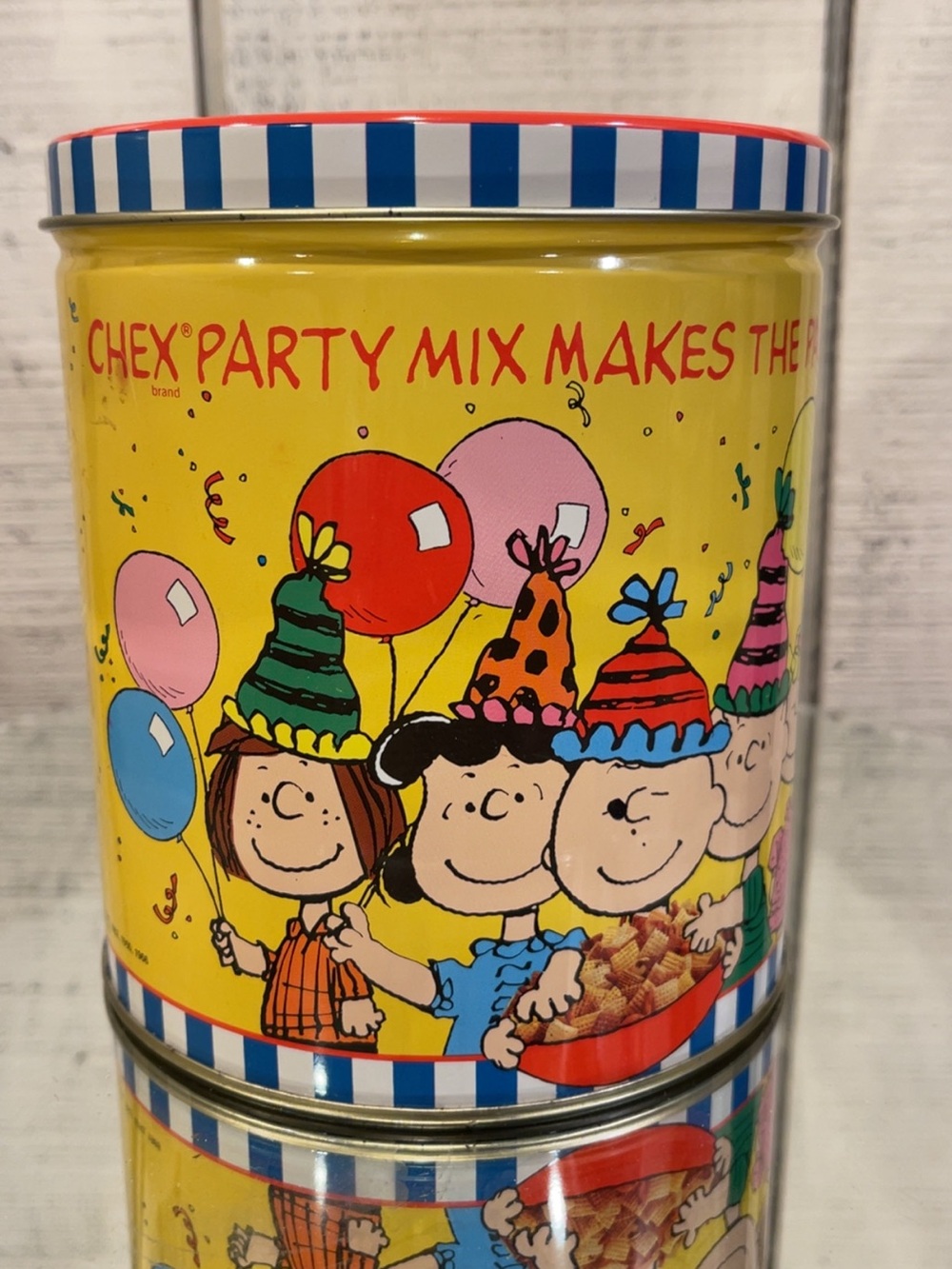 EC - ‘90 - Peanuts Chex Party Mix Tin